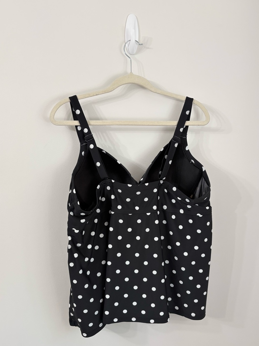 SEA SWIMWEAR 42D Black Polka Dot Tankini Top Twist Front Plus Size Vacation Chic - Picture 6 of 6